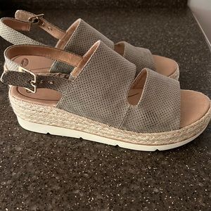 Dr. Scholl's Sage Green Wedges